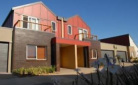The Lakes Apartments